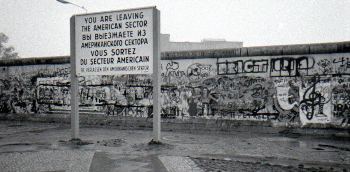 The Berliner Mauer (Berlin Wall)